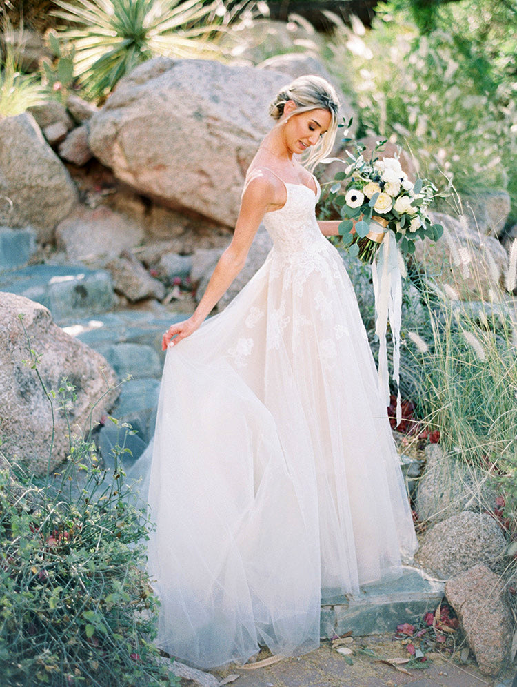 Fashion Spaghetti Strap Lace Top Tulle A-line Simple Beach Wedding Dre AlineBridal Fashion Spaghetti Strap Lace Top Tulle A-line Simple Beach Wedding Dre AlineBridal