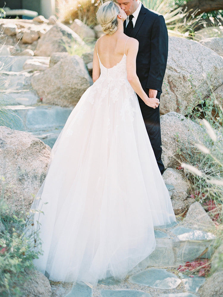 Fashion Spaghetti Strap Lace Top Tulle A-line Simple Beach Wedding Dre AlineBridal Fashion Spaghetti Strap Lace Top Tulle A-line Simple Beach Wedding Dre AlineBridal